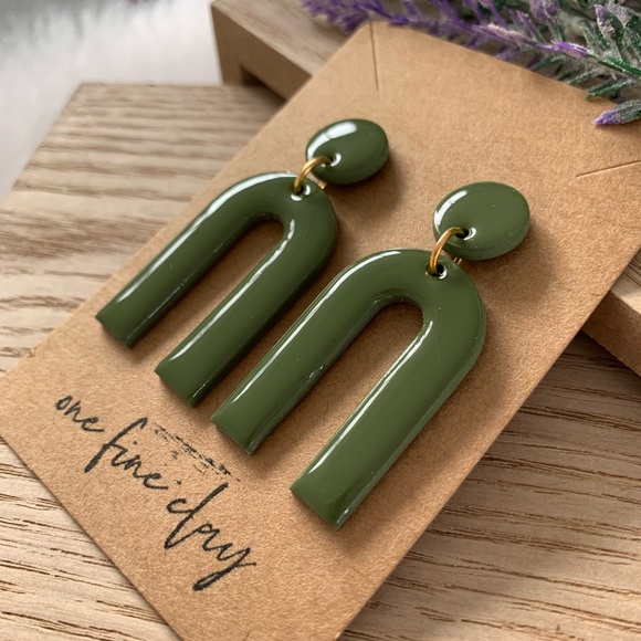 Jewelry - Green Clay & Resin Narrow Arch Dangle Earrings